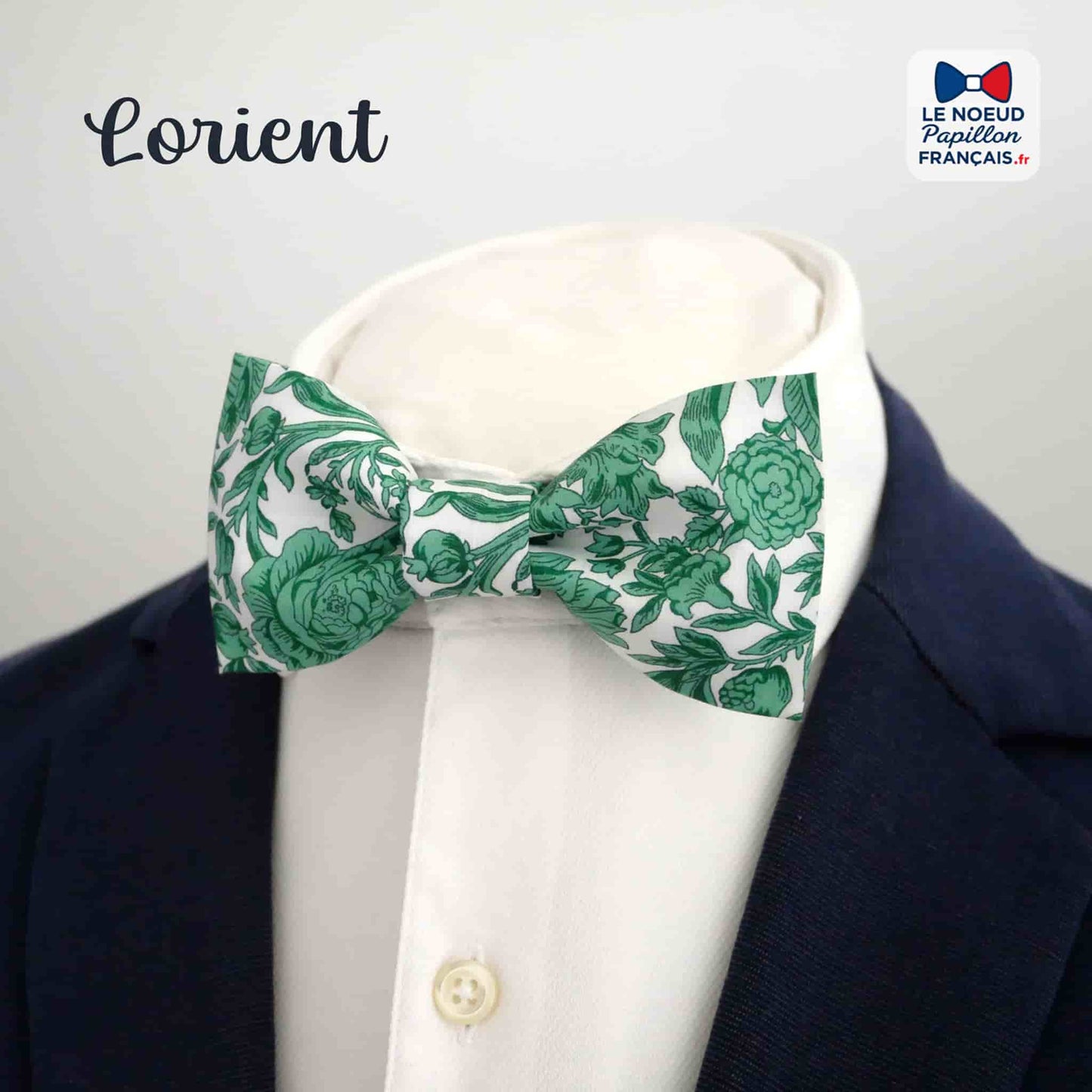 noeud papillon vert sur fond blanc