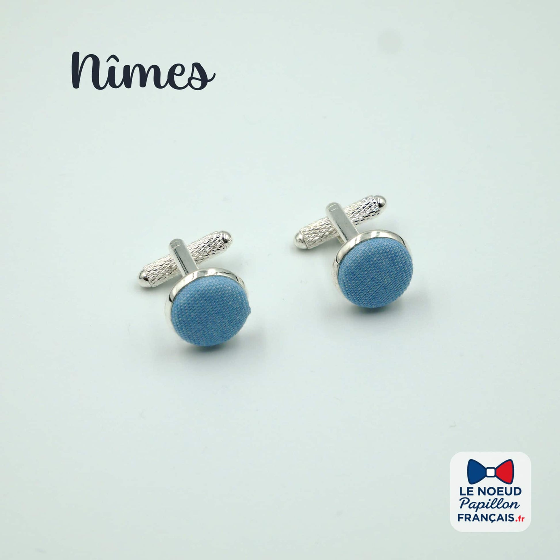 boutons de manchette bleu clair