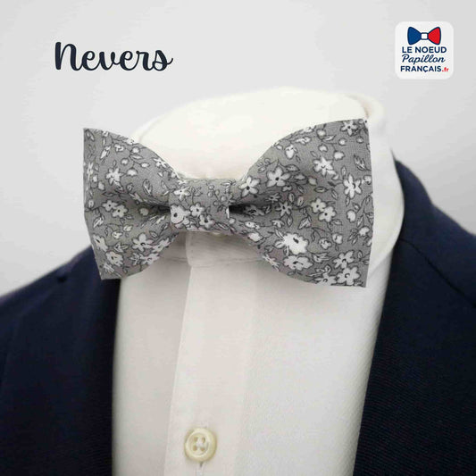 Noeud papillon gris fleuri