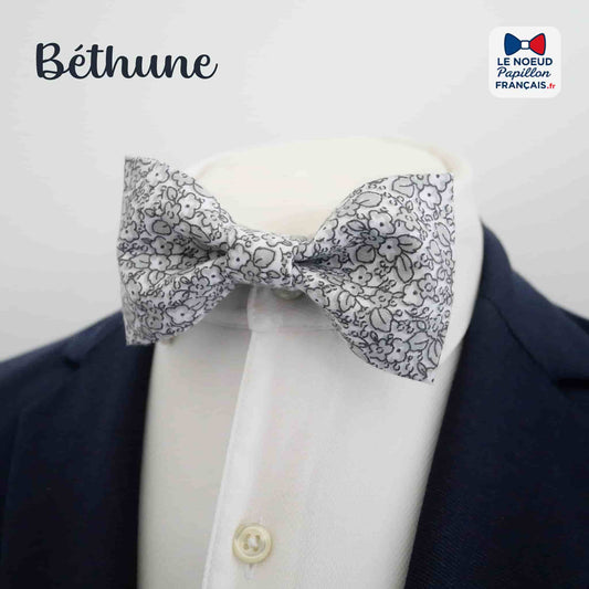 Pochette de costume gris fleurie