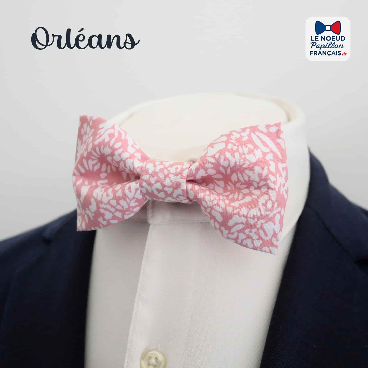 Noeud papillon rose fleuri