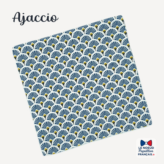 Pochette de costume bleu geometrique