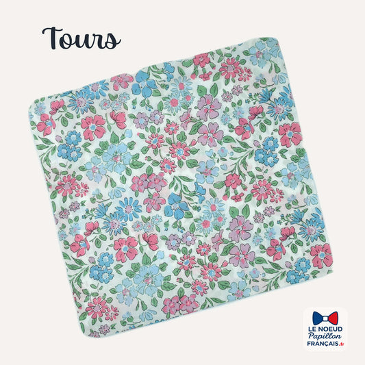 pochette de costume rose et bleu
